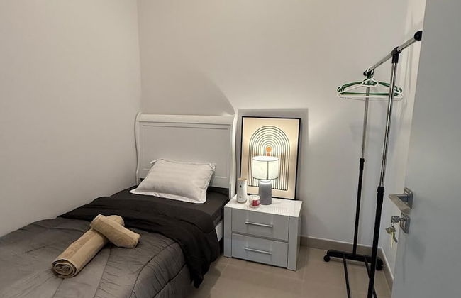 Elegant Stay in Ranches Villa - Photo 18