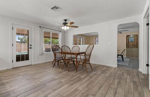 Luxe 4BR 2BTH l Pool & Grill l Central Location l Mountain View l Family Vacation l RV Site - Foto 21