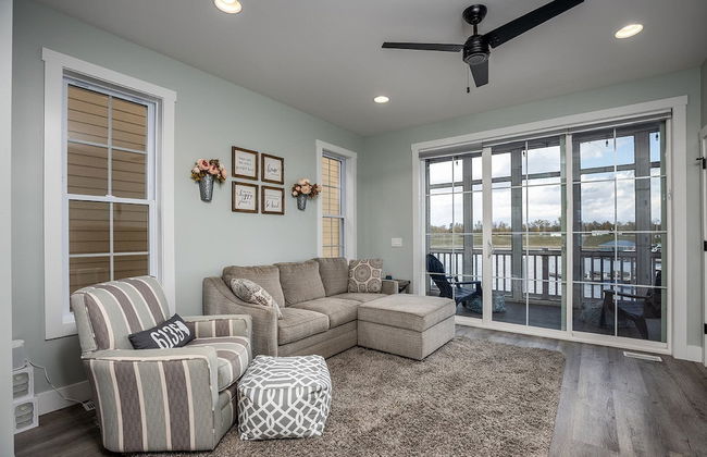 Hook, Wine, & Sinker - Photo 15