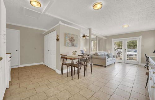 Luxe Guest Suite Near The Emerald Coast of PCB - Photo 15