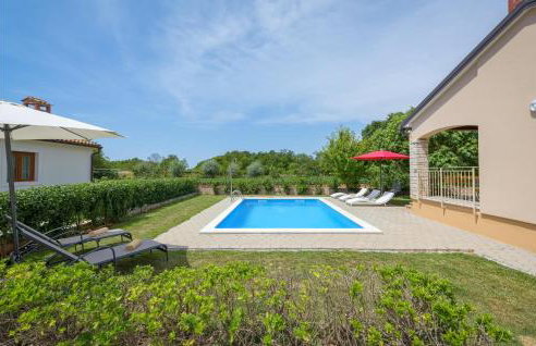 Three-Bedroom Holiday Home In Tinjan - Photo 7