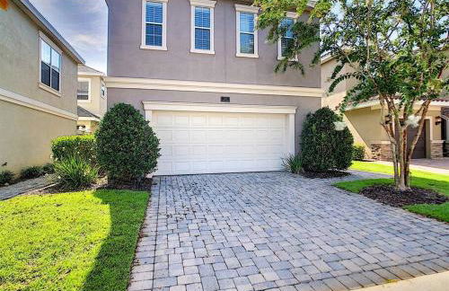 Two King En-Suites …Inside the Prestigious Reunion Resort - Foto 4