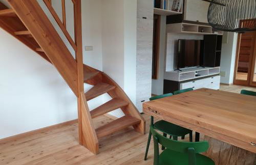 Ampio appartamento su 2 livelli con garage coperto - Foto 5