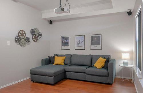 Pearl White Dream Home With Private Pool & Theatre - Foto 28