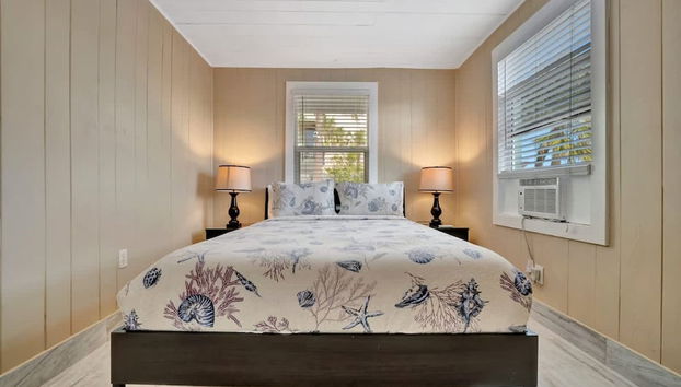 Stones Throw Beachside Bungalow #1 ON THE BEACH - Foto 2, Habitación