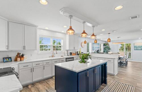 Private Pool, Beach Access, Luxe Kitchen, Fire Pit & Outdoor Entertaining Space - Foto 18