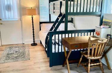 Cozy Neutral Farmhouse, Coffee provided, Relaxation optional - Foto 18