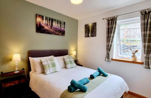 Hill View 2 bedroom free parking - Photo 3