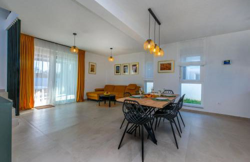 Modern Casa di Lucija with heated pool, near Airport, own parking - Foto 36