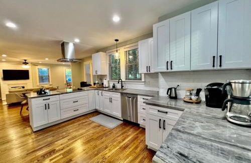 Elmwood Park Retreat Renovated 3 Bed 2 Bath DT - Foto 40