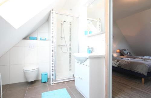 Maison spacieuse à St Denis de Villenette avec jardin clos - FR-1-497-115 - Foto 16