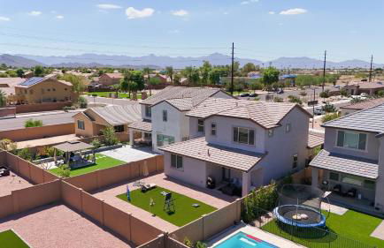 Modern Desert Home-Great for families & groups, near golf, hiking, and city fun, Private in-law suite with own entrance also available separately - Foto 51