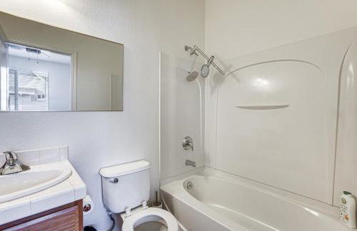 Walk to BART Station Richmond Townhome with Balcony - Photo 22