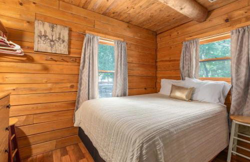 Table Rock Lake Cabin - The Cedars #1 with Lake Access Hot Tub Outdoor Pool - Foto 21