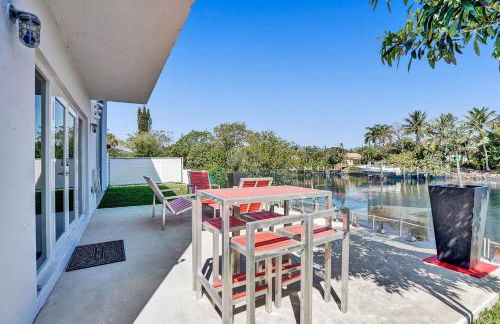 Cozy Unit wMini-Golf Balcony - Photo 6