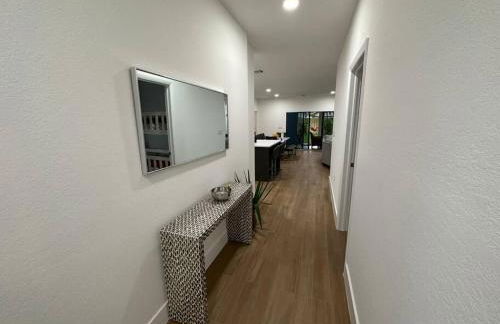 Enjoy our brand new home close to Hollywood in Hallandale Beach! - Foto 8