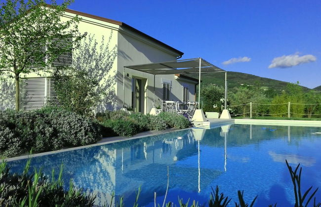 Hillside Villa With Swimming Pool and Jacuzzi - Frasassi Caves - Foto 1