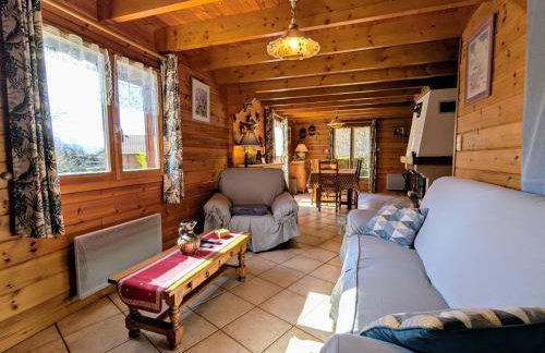 Chalet confortable avec 4 chambres, cheminée, grand terrain, proche pistes et lac - Foto 18