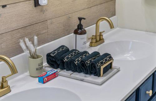 Emerald Lakes Poconos Retreat Game Room, Firepit & Sleeps 10 - Foto 59