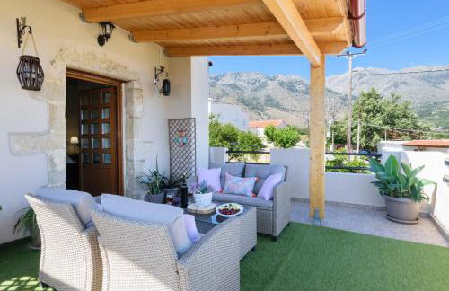 Casa Vasilia Traditional Home - Photo 7