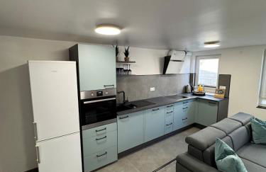 Luxus-Apartment im Herzen von Ludwigsburg - - WLAN - Klima - 24h Check-In - Waschmaschine - Terrasse - 200m vom Schloss und vom Ludwigsburger Marktplatz - - - Foto 10