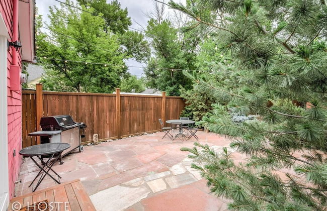 Perfect Cottage Downtown Great Patio! - Photo 29