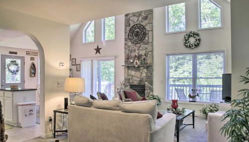 Spacious Home with Deck, Grill and Delaware River View - Foto 4