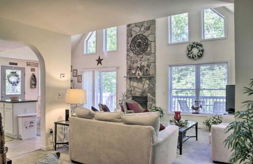 Spacious Home with Deck, Grill and Delaware River View - Foto 4