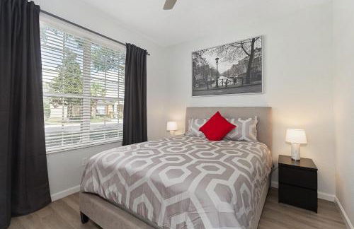 Charming 3BR Townhome Private Pool Walk to Clubhouse 9 Min Disney - Foto 5