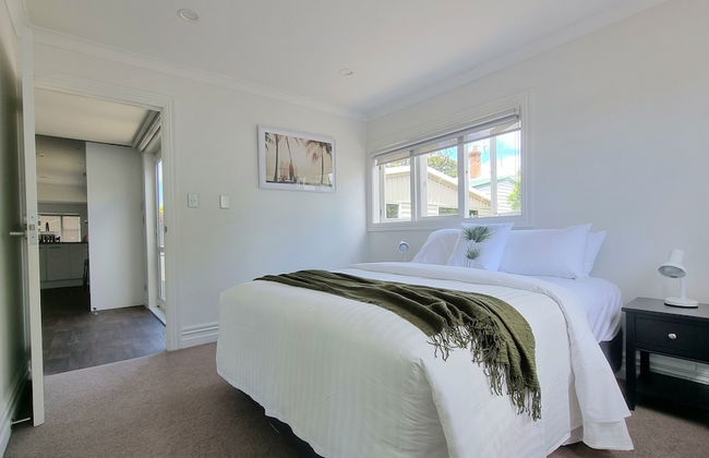 Cheerful 5 - Bedroom Home - Free Parking - Foto 4