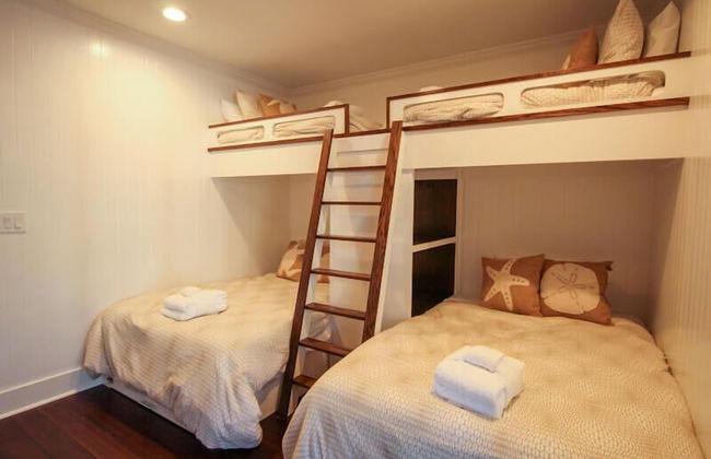 141 Capt. John Fripp Villa First-floor Unit Located in the Heart of Fripp Island - Foto 3