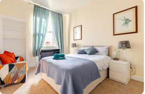 3 Bed Central Apartment - Pet Friendly & Parking - Foto 15