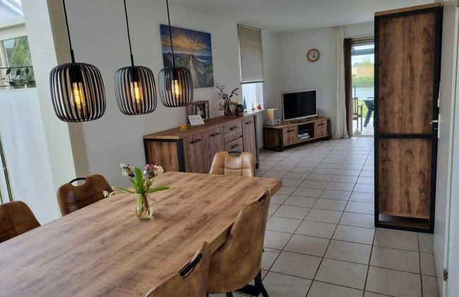 Appealing Bungalow With Garden - Photo 53