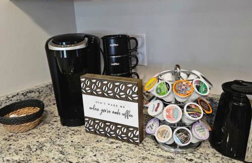 Chic Oasis: 3BR, 2BA, Private Deck - Foto 6