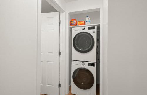 Gray Oasis 1 Bed Apartment in Fremont - Photo 22