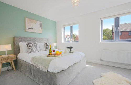 Wavendon House • Sleeps 6 • Driveway Parking • Garden • Fast Wifi • Smart TV • Yoko Property - Photo 4