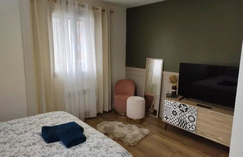 Chic Studio Roberta à Tours - Parking gratuit, Gare de Tours et St-Pierre-des-Corps TGV & Parc Expo - Foto 2