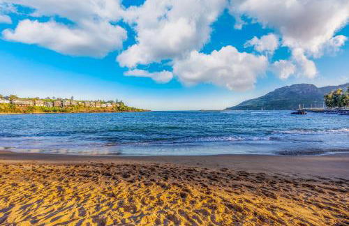 Pristine Lihue Condo with Balcony Walk to Beach! - Photo 2