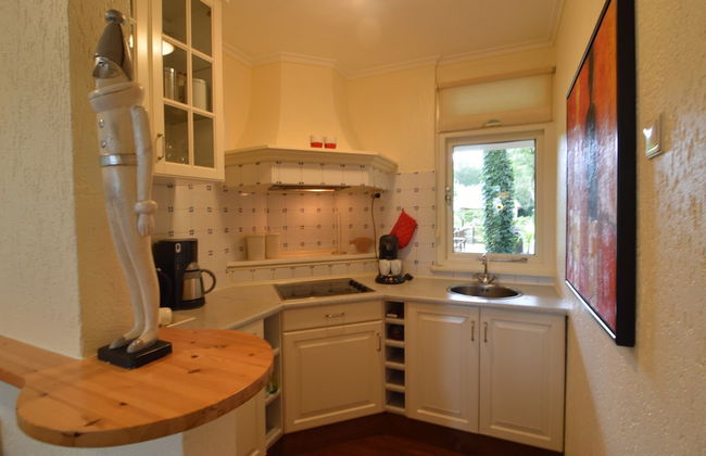 A Detached Bungalow With Outdoor Fireplace, Covered Terrace and Pond in a Forest Plot - Photo 23