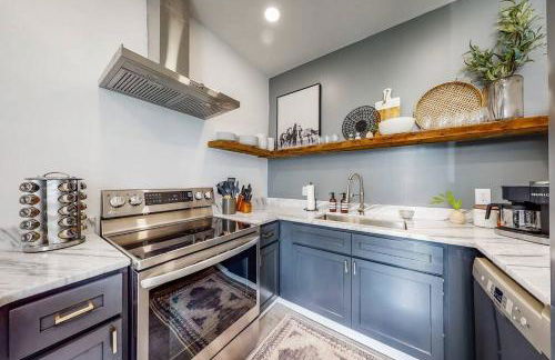 Luxury 8 Bed/4 Ba NuLu Home Private yard/parking - Foto 67