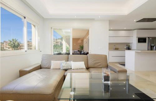 Private heatable infinity pool with sea views in La Mairena, Marbella - Foto 15