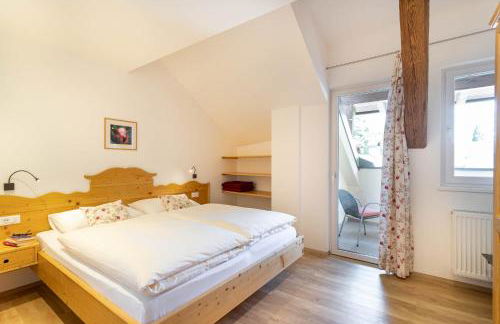 Kreuzwegerhof Nals - Historic Nature Stay with Pool near Meran & Bozen - Photo 11