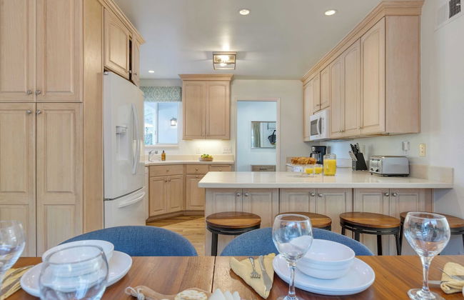 Goleta Getaway by Avantstay Private Backyard, 1.5mi to the Beach! - Foto 3