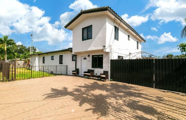 2 Bed2 Bath House with Backyard Jacuzzi - Foto 30