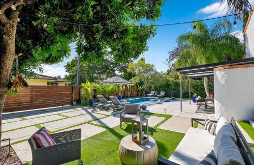 Villa 800 - 3 BEDROOM - 3 AND A HALF BATHROOMS -6 BEDS- Spa like Retreat Saline Pool & Jacuzzi - Foto 62