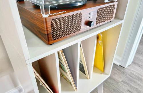 Groovy Getaway Retro Vibes in North Park, SD - Foto 24