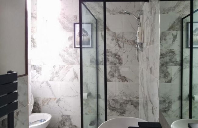 Stylish King Bed Suite Free Parking Large Patio - Foto 13