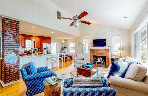 Three dog-friendly, waterfront cottages with full kitchens & private beach - Foto 24