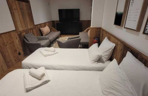 Chalet 5* aux Gets: Luxe, jacuzzi, sauna, chiens admis - FR-1-598-19 - Foto 10