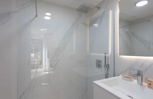 #11 Alex suite terrace parking AC 2 BDR 5mins to sea - Foto 55